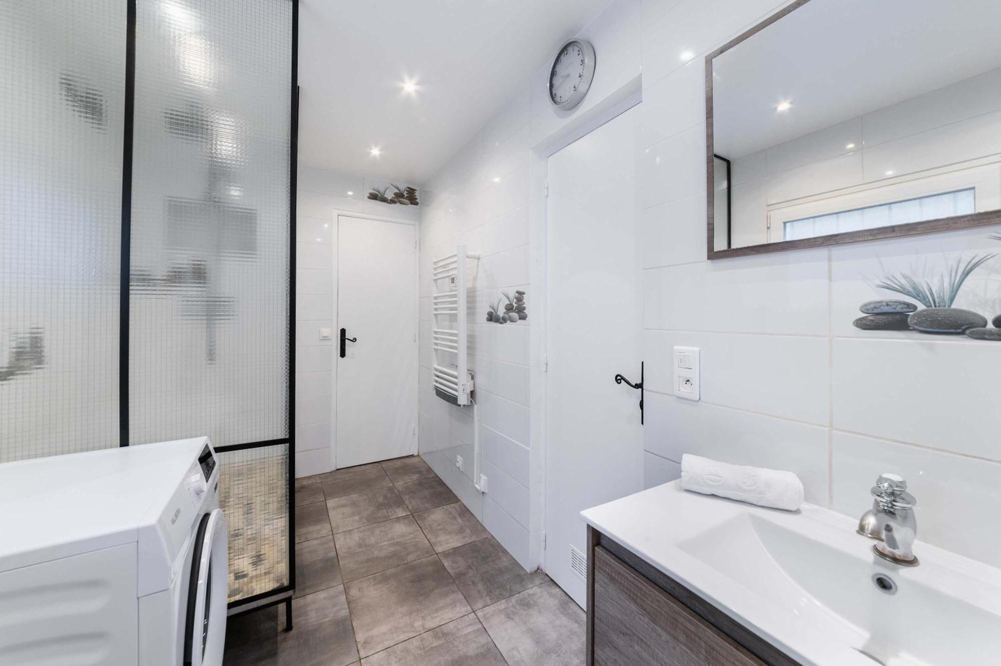 Villa Romainville Paris Pour 8 Personnes - Flat-Guest المظهر الخارجي الصورة